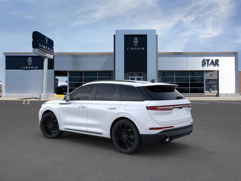 New 2023 Lincoln Corsair Reserve w/ Equipment Group 202A image 4