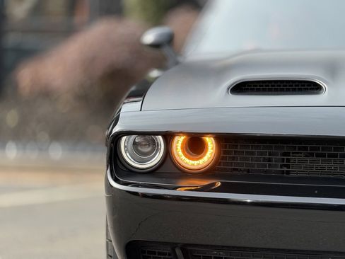 Used 2020 Dodge Challenger SRT Hellcat image 4