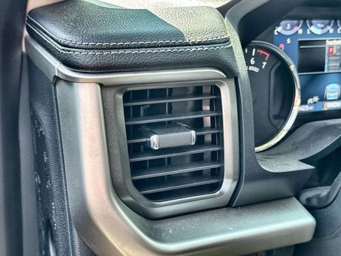 Used 2024 Ford Expedition XLT RWD image 5