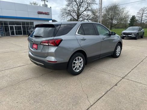 Used 2024 Chevrolet Equinox LT FWD image 3