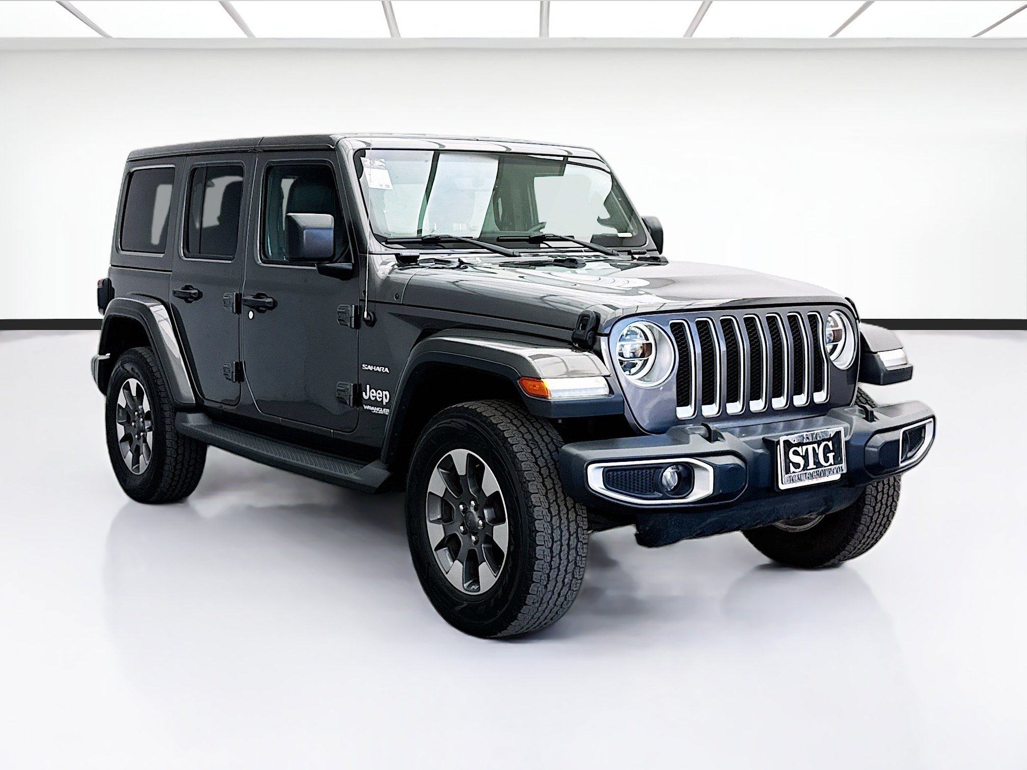 Used 2018 Jeep Wrangler Unlimited Sahara AWD/4WD image 3