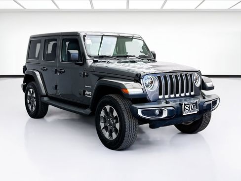 Used 2018 Jeep Wrangler Unlimited Sahara AWD/4WD image 3