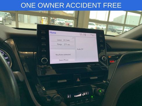 Used 2023 Toyota Camry XLE image 6