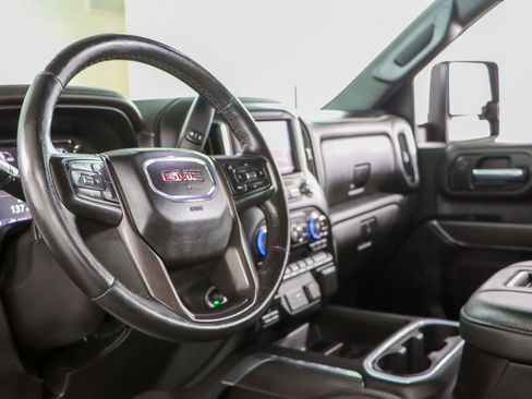 Used 2021 GMC Sierra 2500 AT4 image 24