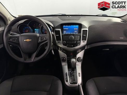 Used 2016 Chevrolet Cruze LT image 24