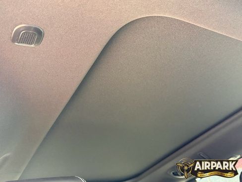 New 2026 Chrysler Pacifica Limited w/ Uconnect Theater Family Group FWD image 11