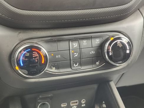 Used 2023 Chevrolet TrailBlazer LT AWD/4WD image 29