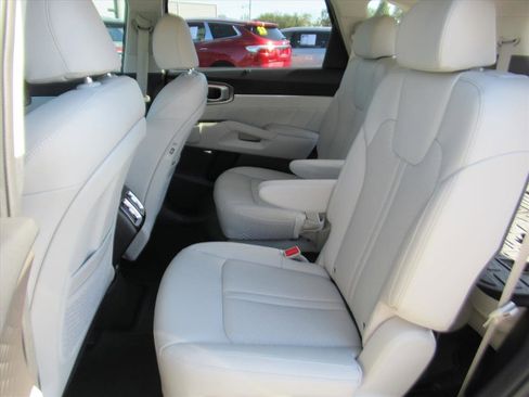 Used 2023 Kia Sorento SX Prestige image 31
