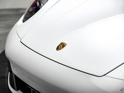 Used 2025 Porsche 911 Carrera RWD image 38