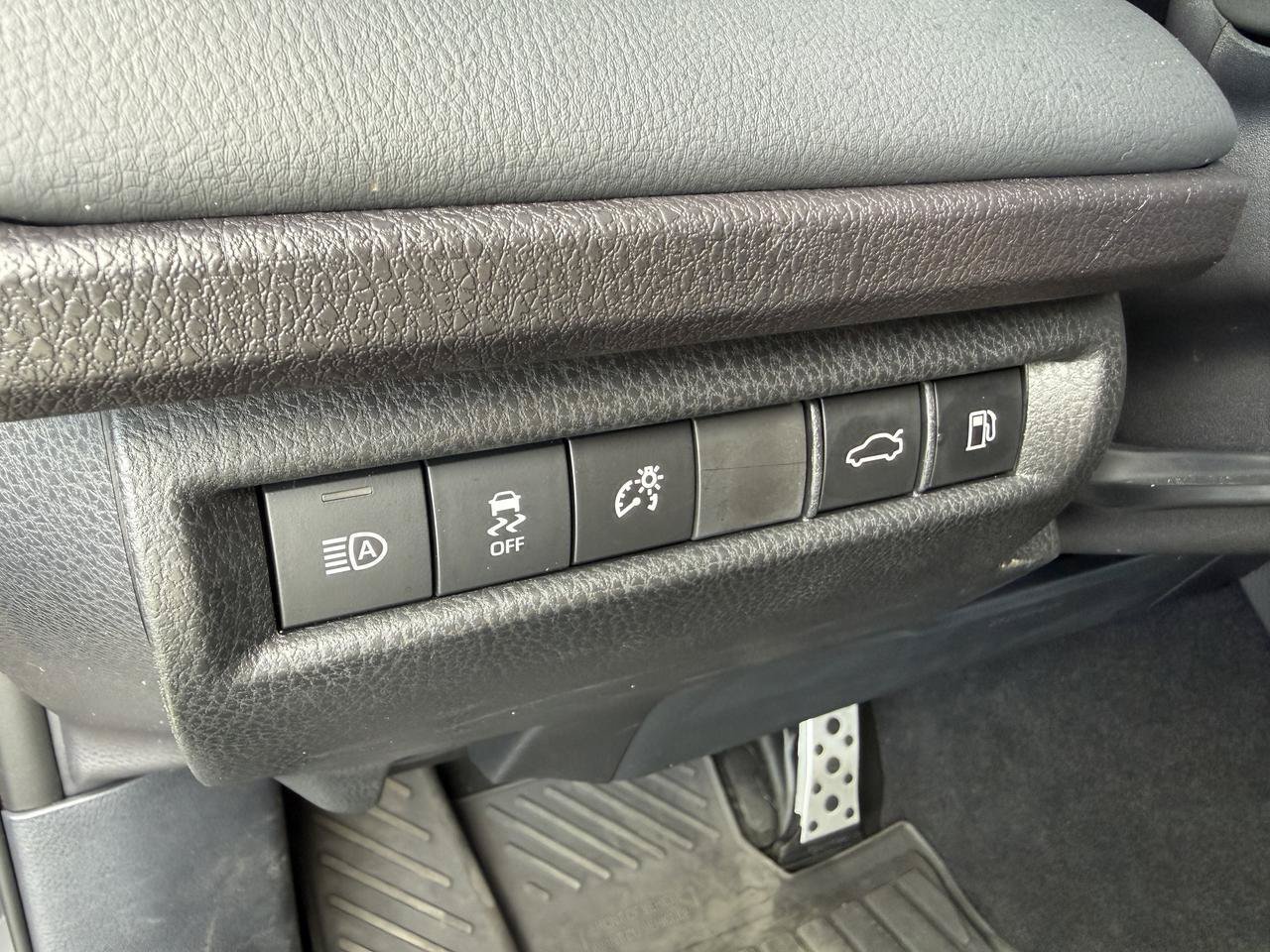 Used 2025 Toyota Camry XSE FWD image 14