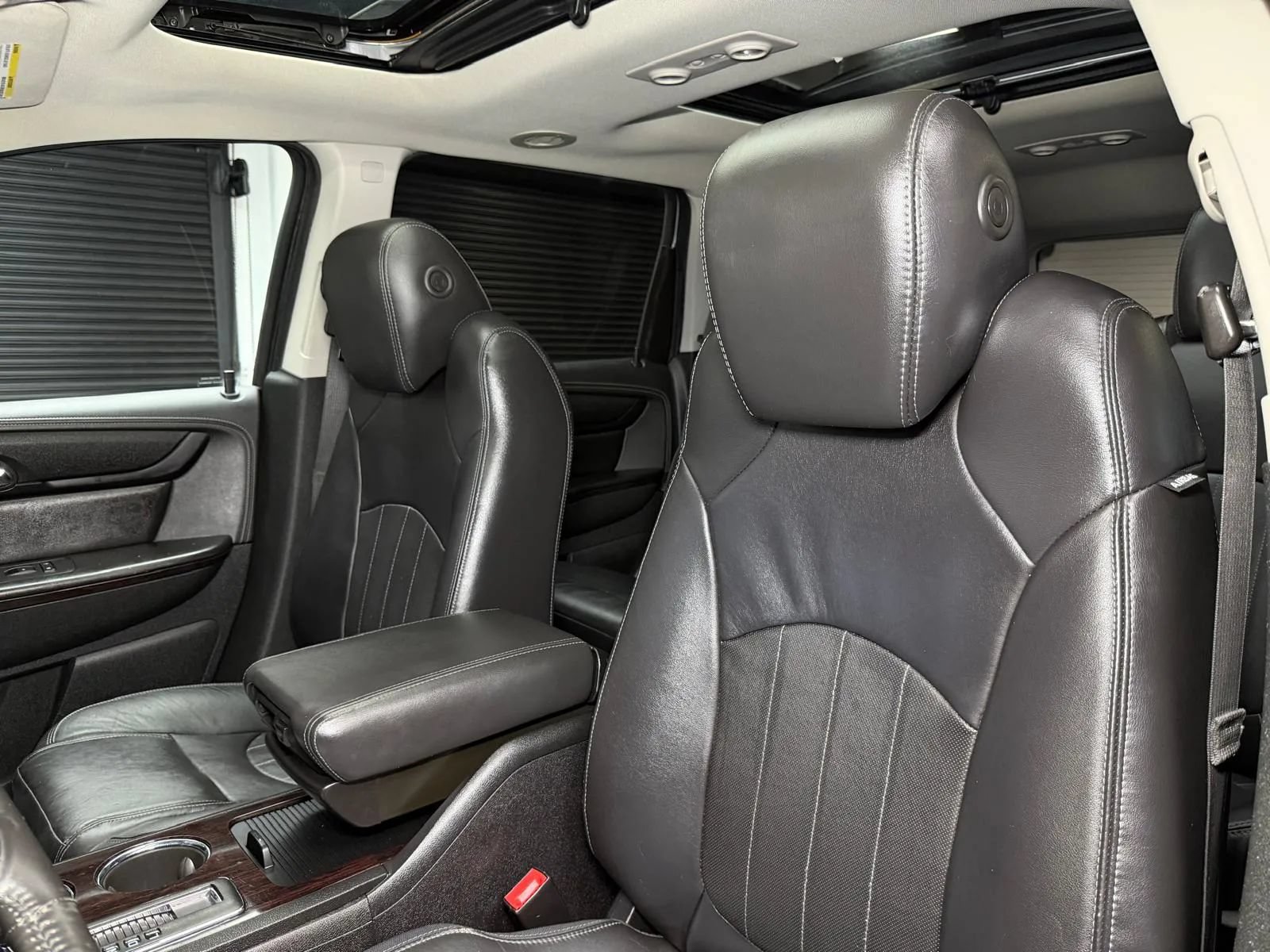 Used 2017 Chevrolet Traverse Premier FWD image 32