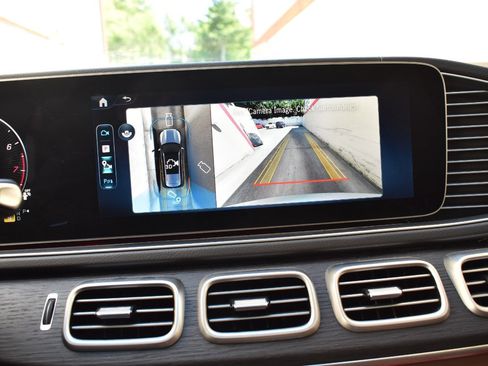 Used 2025 Mercedes-Benz GLS 450 4MATIC w/ AMG Line Exterior image 35
