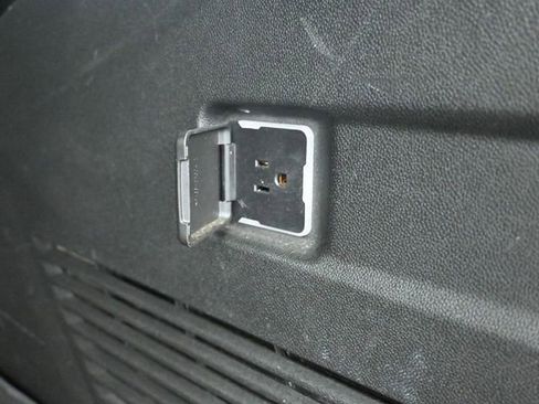 Used 2022 Chevrolet Suburban Z71 image 20