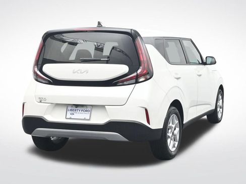 Used 2025 Kia Soul LX w/ LX Technology Package FWD image 7