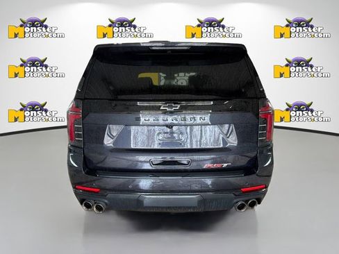 Used 2025 Chevrolet Suburban RST w/ Sun And Tow Package image 5