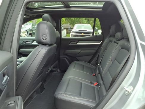 Used 2025 GMC Terrain Elevation w/ Elevation Premium Package AWD/4WD image 11