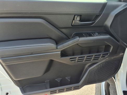 Used 2025 Toyota Tacoma SR image 10