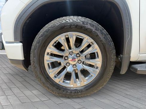 Used 2022 GMC Sierra 1500 Denali w/ Technology Package AWD/4WD image 9