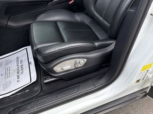 Used 2023 Porsche Macan Turbo AWD/4WD image 21