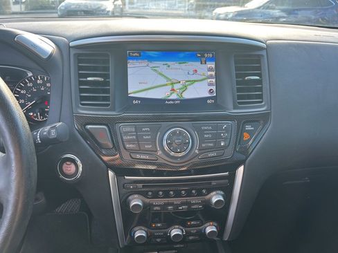 Used 2020 Nissan Pathfinder SL image 24