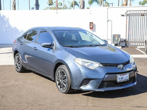 Used 2016 Toyota Corolla LE FWD image 3