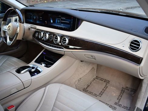 Used 2018 Mercedes-Benz S 560 4MATIC Sedan image 45