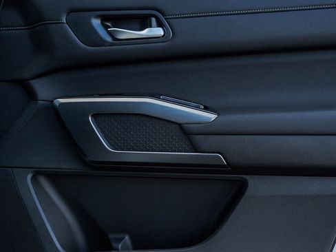 New 2025 Nissan Pathfinder SL w/ SL Premium Package image 10