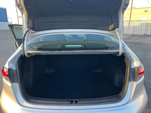 Used 2025 Toyota Corolla LE image 30