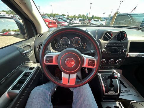 Used 2017 Jeep Compass High Altitude AWD/4WD image 25