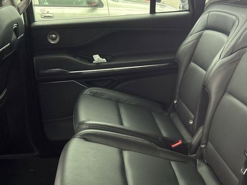 Used 2025 Lincoln Navigator L Reserve image 7