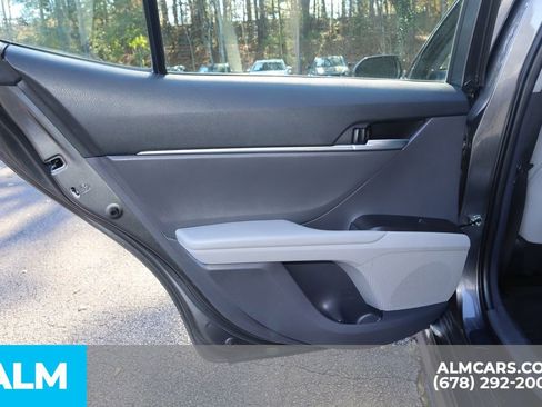 Used 2024 Toyota Camry SE FWD image 19