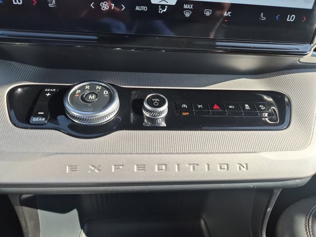 Certified 2025 Ford Expedition Active AWD/4WD image 20