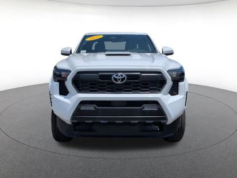 Used 2025 Toyota Tacoma TRD Sport AWD/4WD image 9