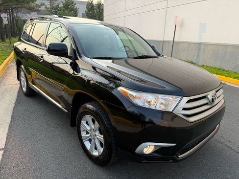 Used 2011 Toyota Highlander SE w/ Tow Pkg AWD/4WD image 13