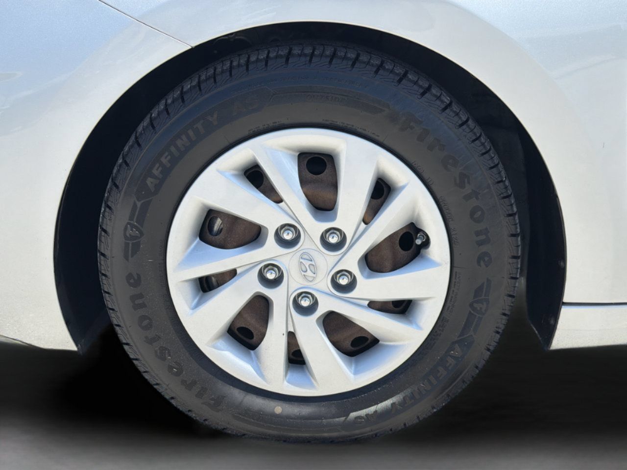Used 2019 Hyundai Elantra SE FWD image 30
