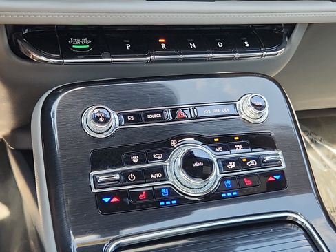 Used 2022 Lincoln Nautilus Reserve w/ Equipment Group 201A image 15