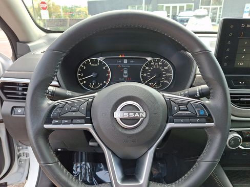 Certified 2024 Nissan Altima 2.5 SV w/ SV Premium Package FWD image 19