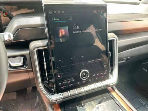 Certified 2025 GMC Yukon XL Denali w/ Sun & Power Step Package image 16