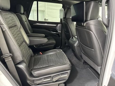 Used 2025 Cadillac Escalade V AWD/4WD image 28