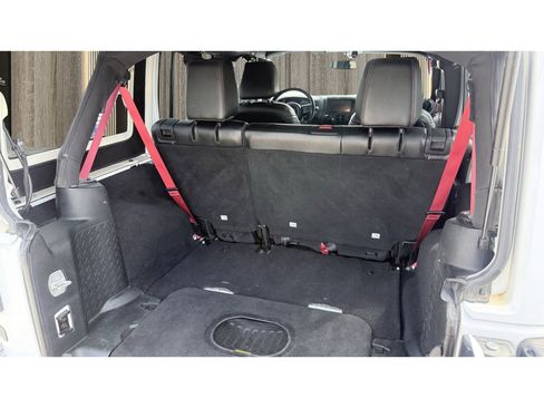 Used 2018 Jeep Wrangler Unlimited Rubicon AWD/4WD image 22