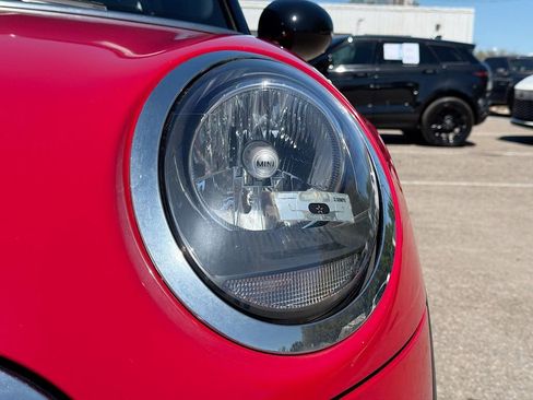 Used 2019 MINI Cooper Signature w/ Signature Upholstery Package image 9