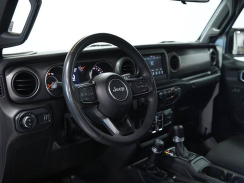 Used 2023 Jeep Gladiator Sport AWD/4WD image 27