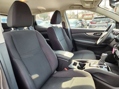 Used 2021 Nissan Rogue Sport S image 16