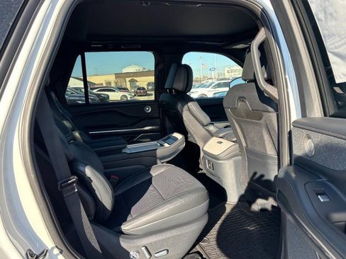 New 2025 Lincoln Navigator Reserve w/ Jet Appearance Package image 12