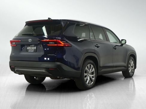 Used 2025 Toyota Grand Highlander AWD image 5