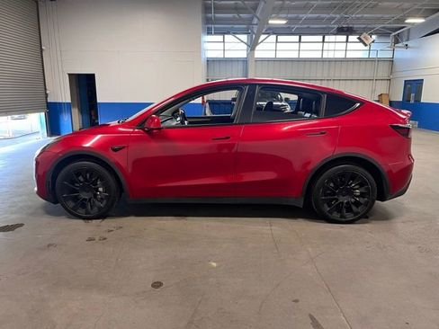 Used 2022 Tesla Model Y Long Range image 6