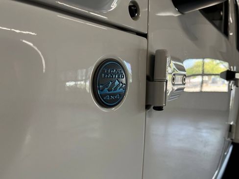 Used 2024 Jeep Wrangler Unlimited Rubicon 4xe AWD/4WD image 14