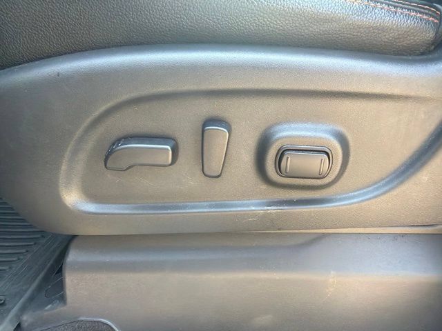 Used 2021 Nissan Titan PRO-4X w/ Pro-4x Convenience Package AWD/4WD image 18