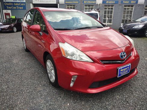 Used 2012 Toyota Prius V Two image 4