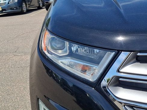 Used 2018 Ford Edge Titanium FWD image 12